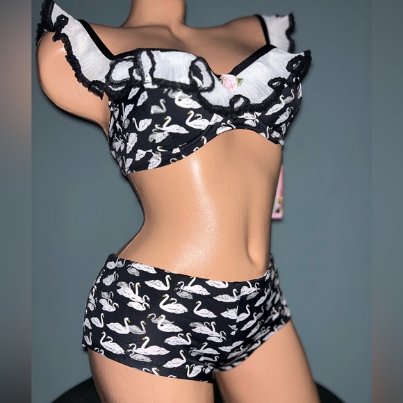 Betsey Johnson black white swan lake bikini swimsuit boy short ruffle dollbaby - Picture 8 of 8